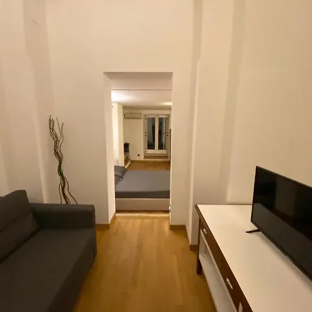 아파트 Black And White Garden *